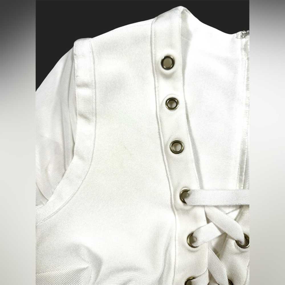 Valiant Paris White Lace‑Up Long‑Sleeve Bodysuit – Size L - Picture 7 of 17